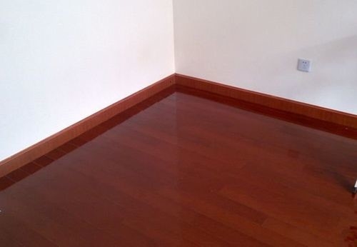 Αντί γρατζουνιών και ευέλικτο ξύλινο χρώμα PVC φούστα για προστασία χαμηλής συντήρησης