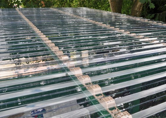 Διαφανή ζαρωμένα φύλλα πολυανθράκων για τη στέγη που καλύπτει το πάχος 0,8 - 1mm
