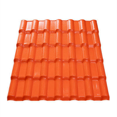 Πιο δημοφιλή ισπανικά φύλλα στέγης UPVC Brick Color R1050 PVC Πλαίσια στέγης UPVC θερμομόνωση UPVC κεραμίδας στέγης Αδιάβλητη επικάλυψη ASA ταινία
